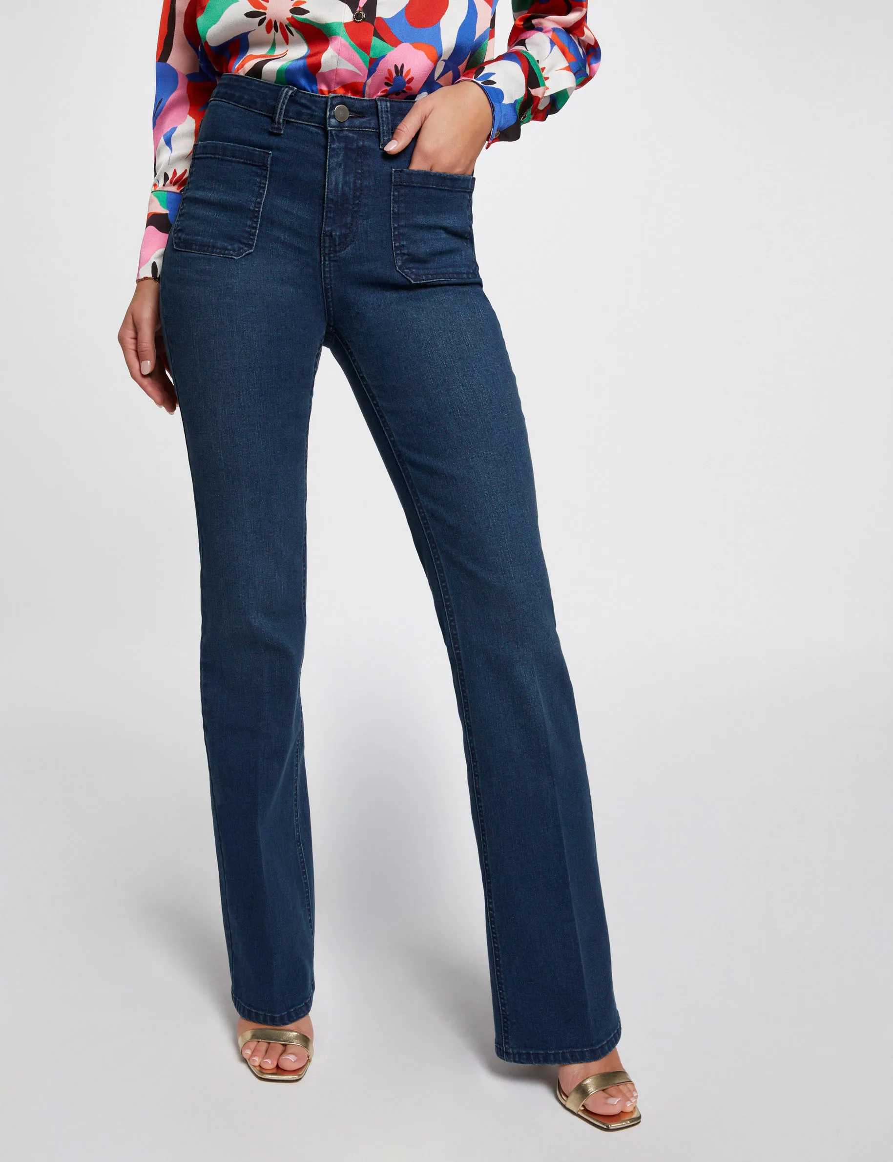 High-waisted flare jeans raw denim women