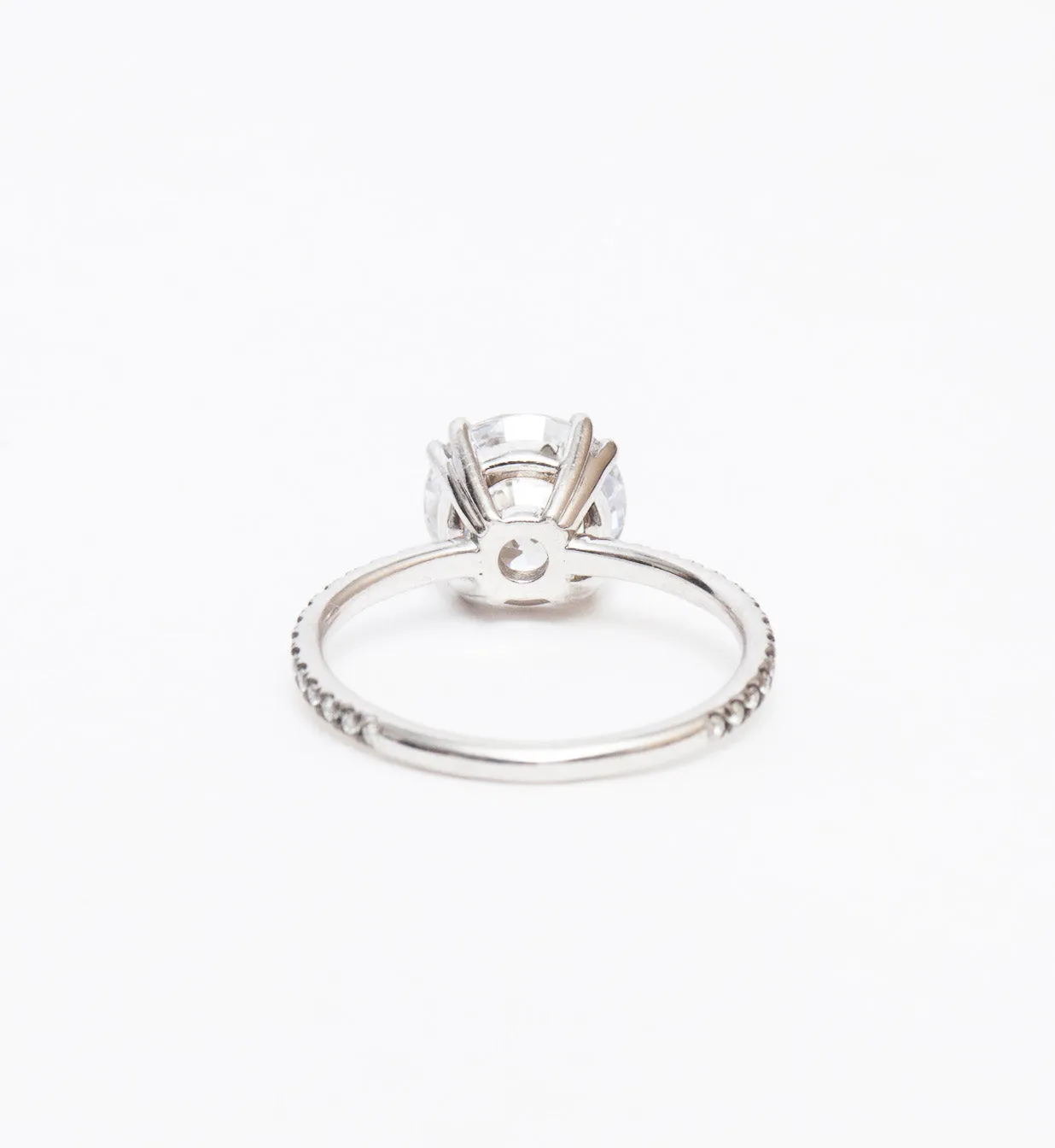 Round Eleonore Delicate Pavé Ring