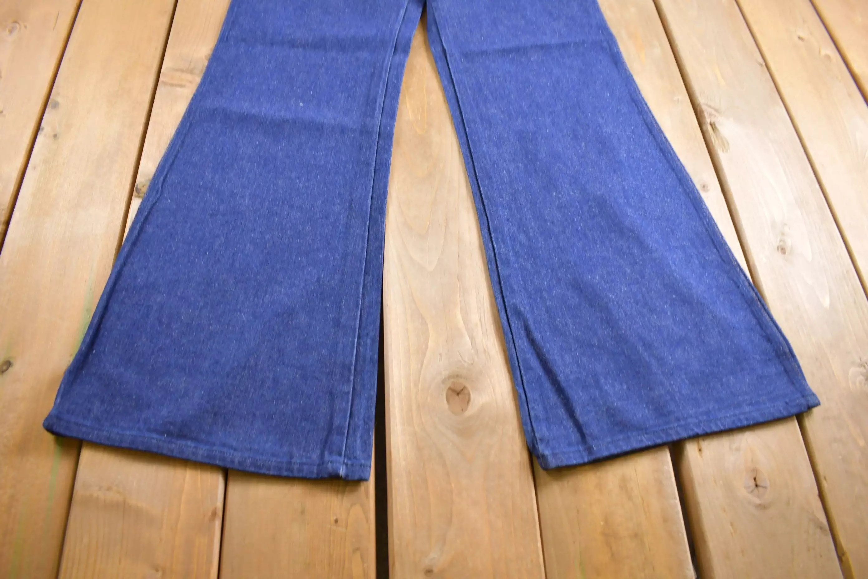 Vintage 1970s Deadstock Wrangler Wrag-Doll Bell Bottom Women's Jeans Size 31 x 32 / Made in Canada / True Vintage / NWT / 70s Je